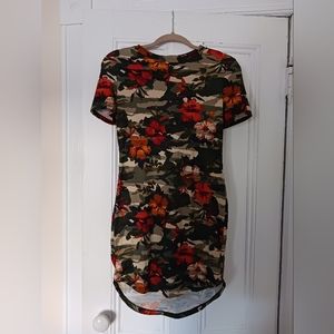 Mini casual Camo/Hawaiian print t-shirt dress, Size Med. (ONLY WORN ONCE)